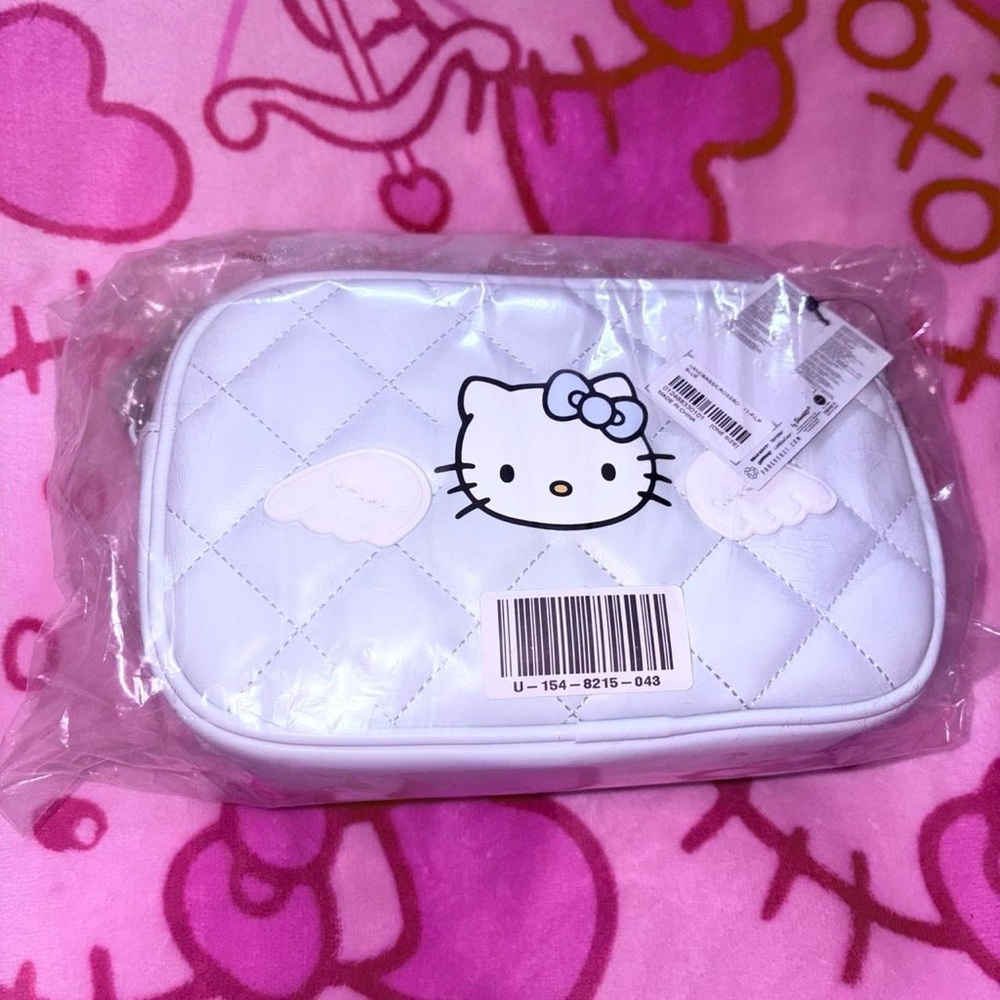 Hello kitty angel purse